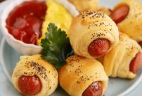 3-Ingredient Crescent Roll-Ups with Hot Dogs