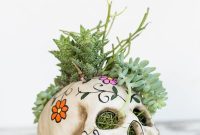 Skull Planter Halloween Centerpiece Ideas