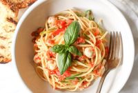 Spaghetti with Zucchini, Fresh Cherry Tomato Sauce & Mozzarella