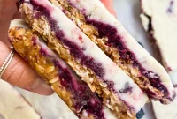 Granola and Berry Frozen Yogurt Bars for Summer Snacking