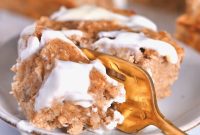 Cinnamon Roll Baked Oats with Cream Cheese Swirl