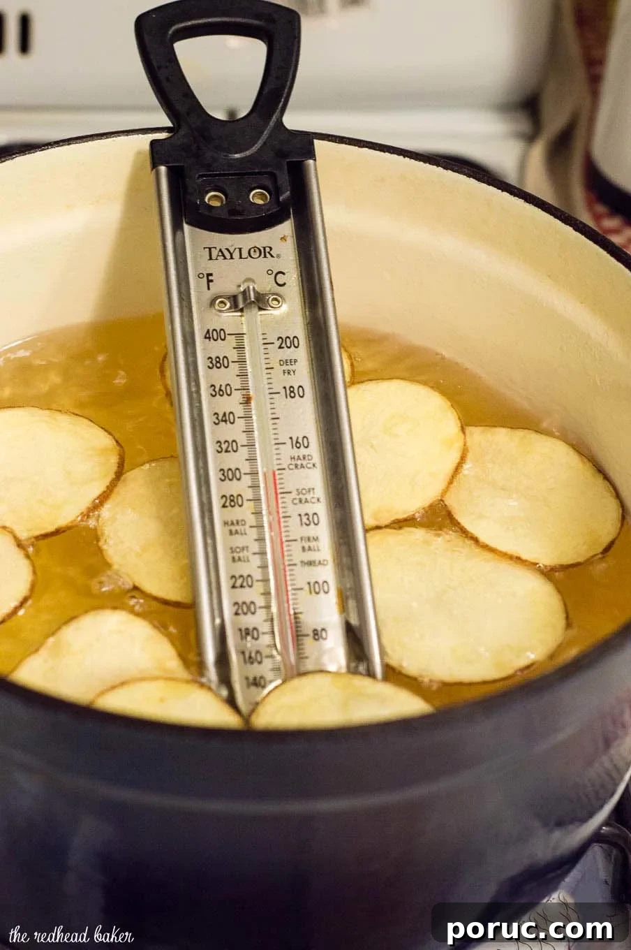 Crispy Rosemary Potato Chips with Garlic Herb Aioli Dip 2 Rosemary potato chips: you can't get this flavor in a bag of store-bought chips! Dunk these crispy chips in a dip of fresh herb aioli for even more flavor. #ProgressiveEats