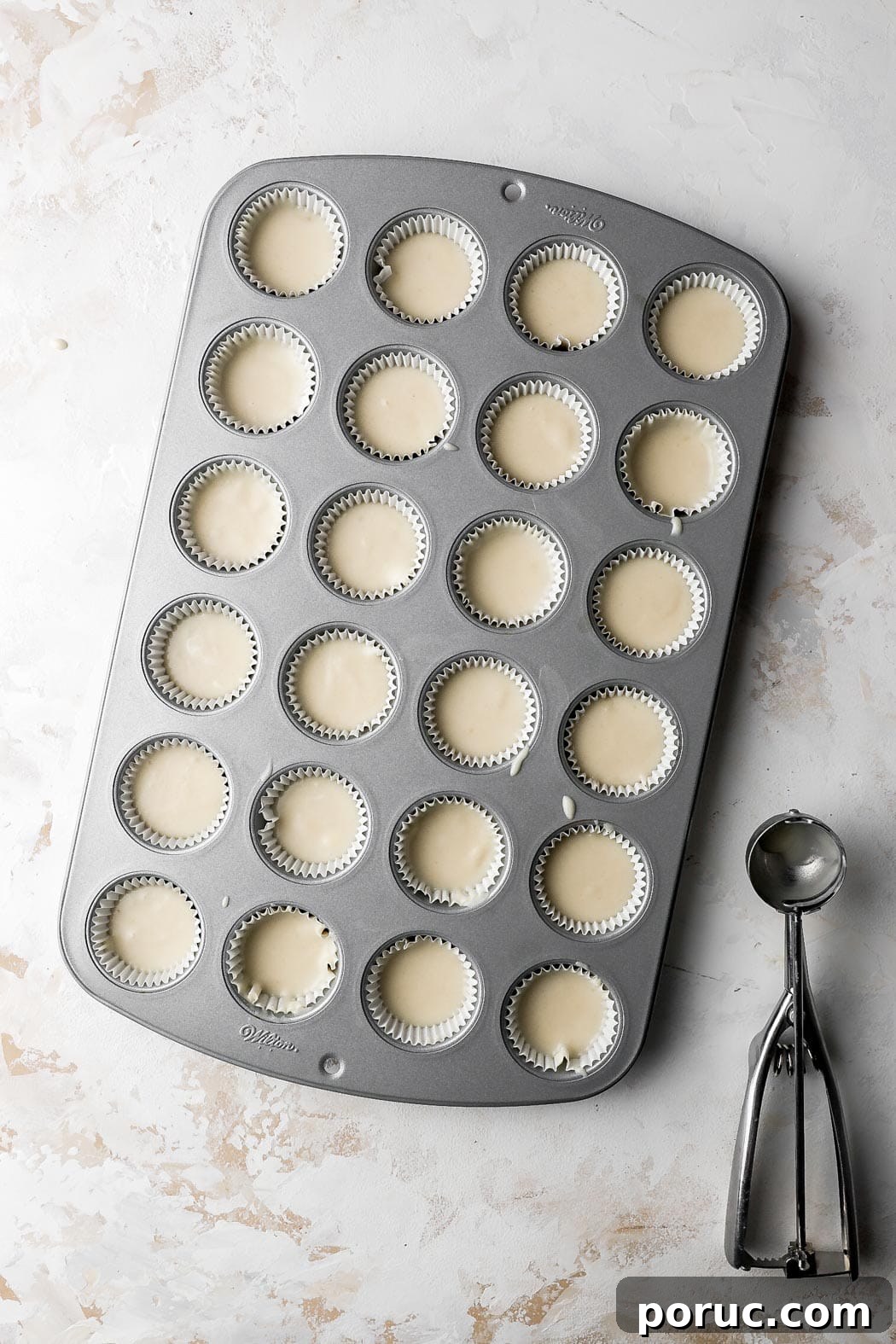 raw cupcake batter