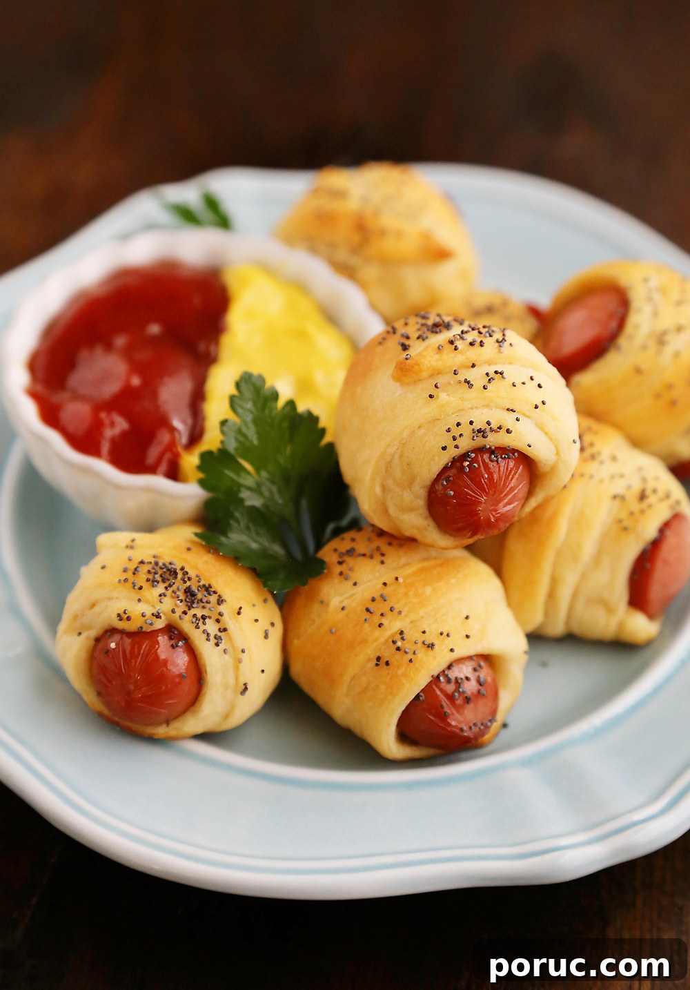 3-Ingredient Crescent Roll-Ups with Hot Dogs 7 Golden, fluffy appetizer bites fresh from the oven