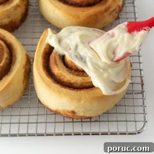 Cream Cheese Frosting Recipe for Perfect Cinnamon Rolls 6 img 31645 5
