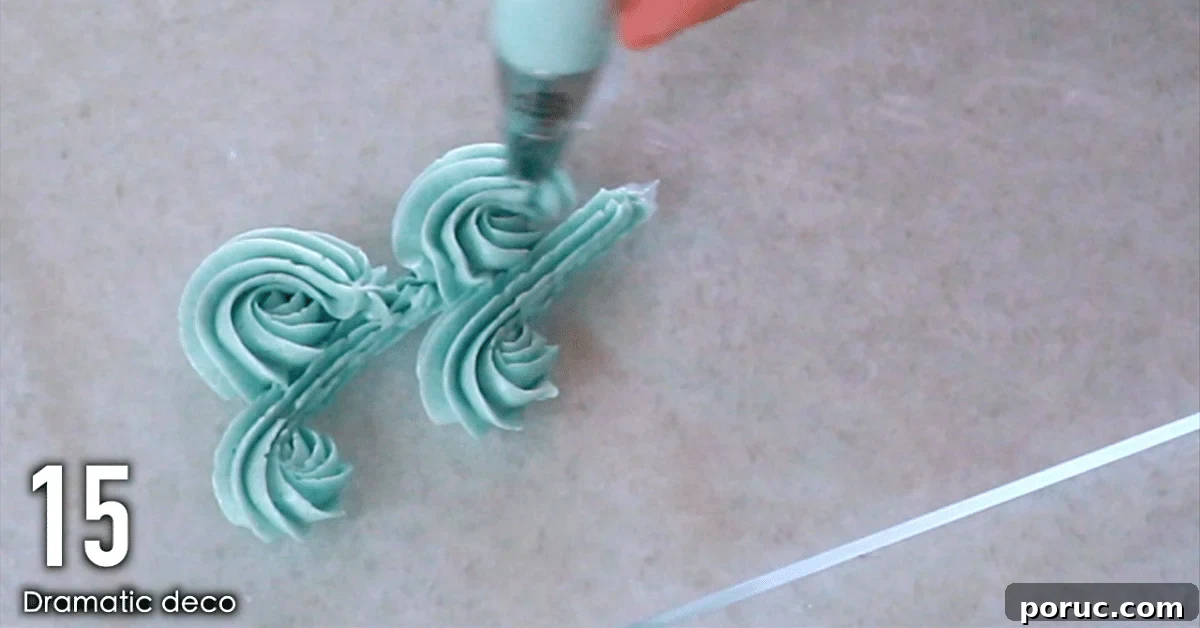 blue buttercream decorations, dynamic decoration