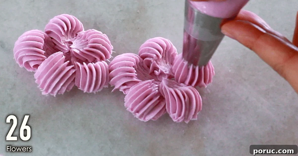 buttercream piping techniques: flower shape